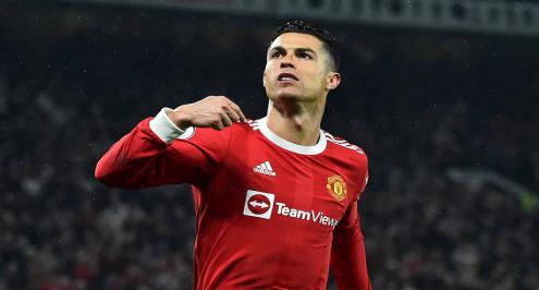 كريستيانو يعادل رقم دي خيا ويفوز بجائزة لاعب الموسم في مانشستر يونايتد